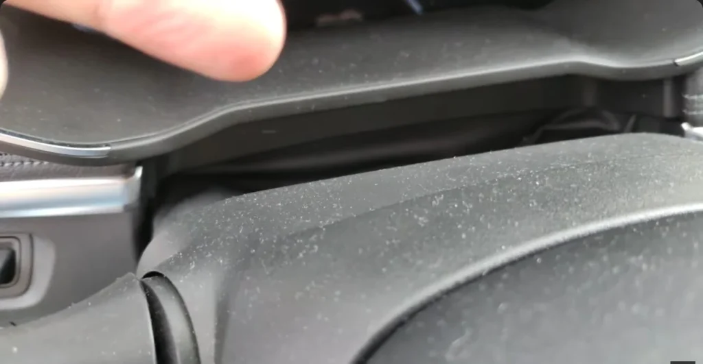 Remove Dust from Car Dashboard