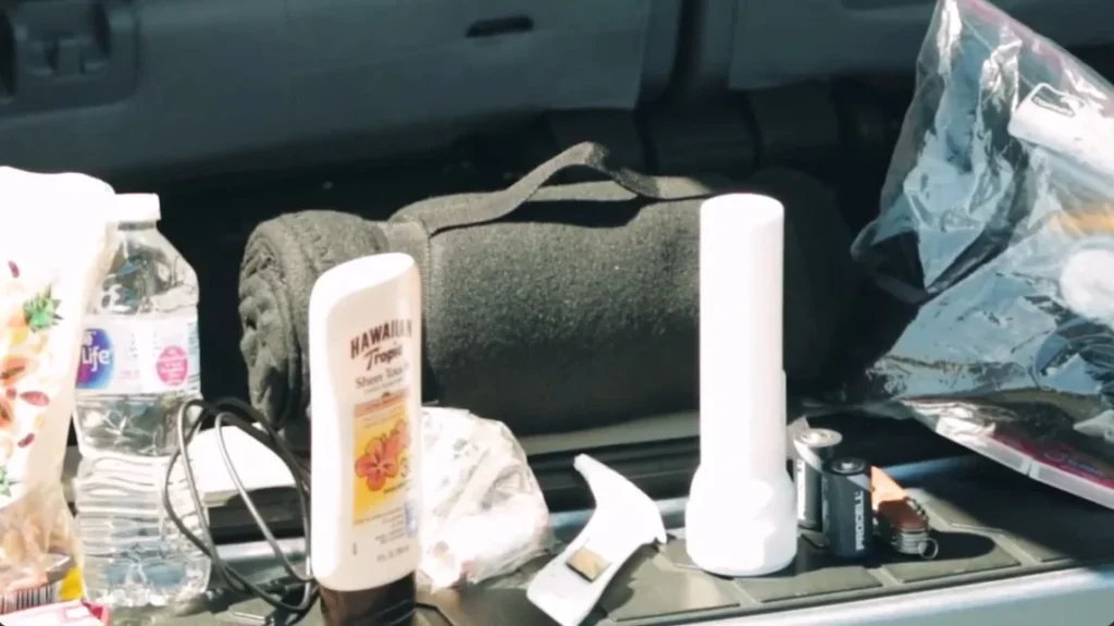 Emergency Car Kit Essentials